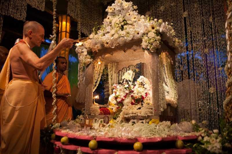 Jhulan Yatra – Radha Krishna Swing Festival