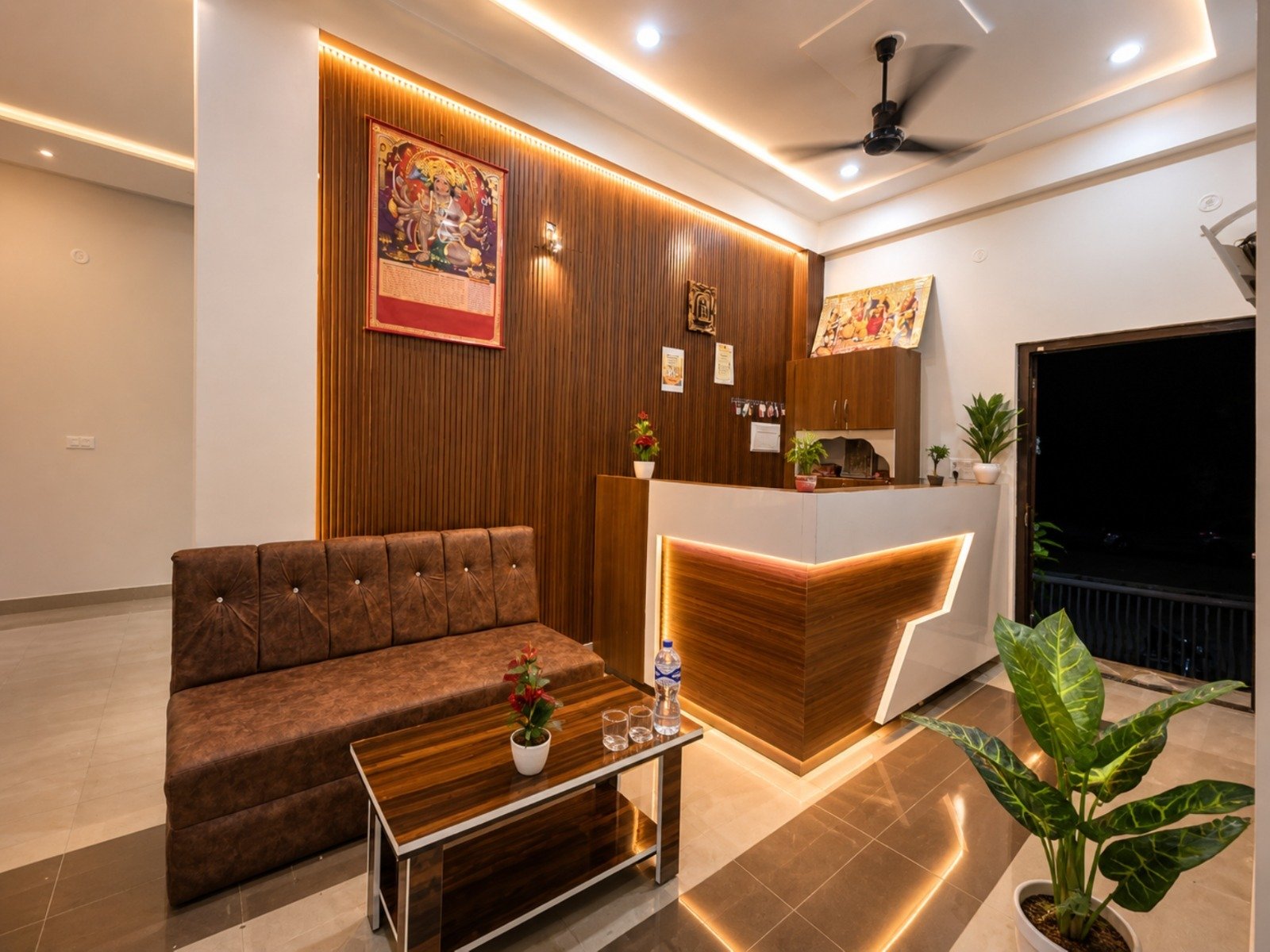 Shree Dharan Inn