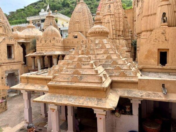 Ambikeshwar Mahadev Temple Amer: History, Darshan, Timings & Mudras Stays Guide