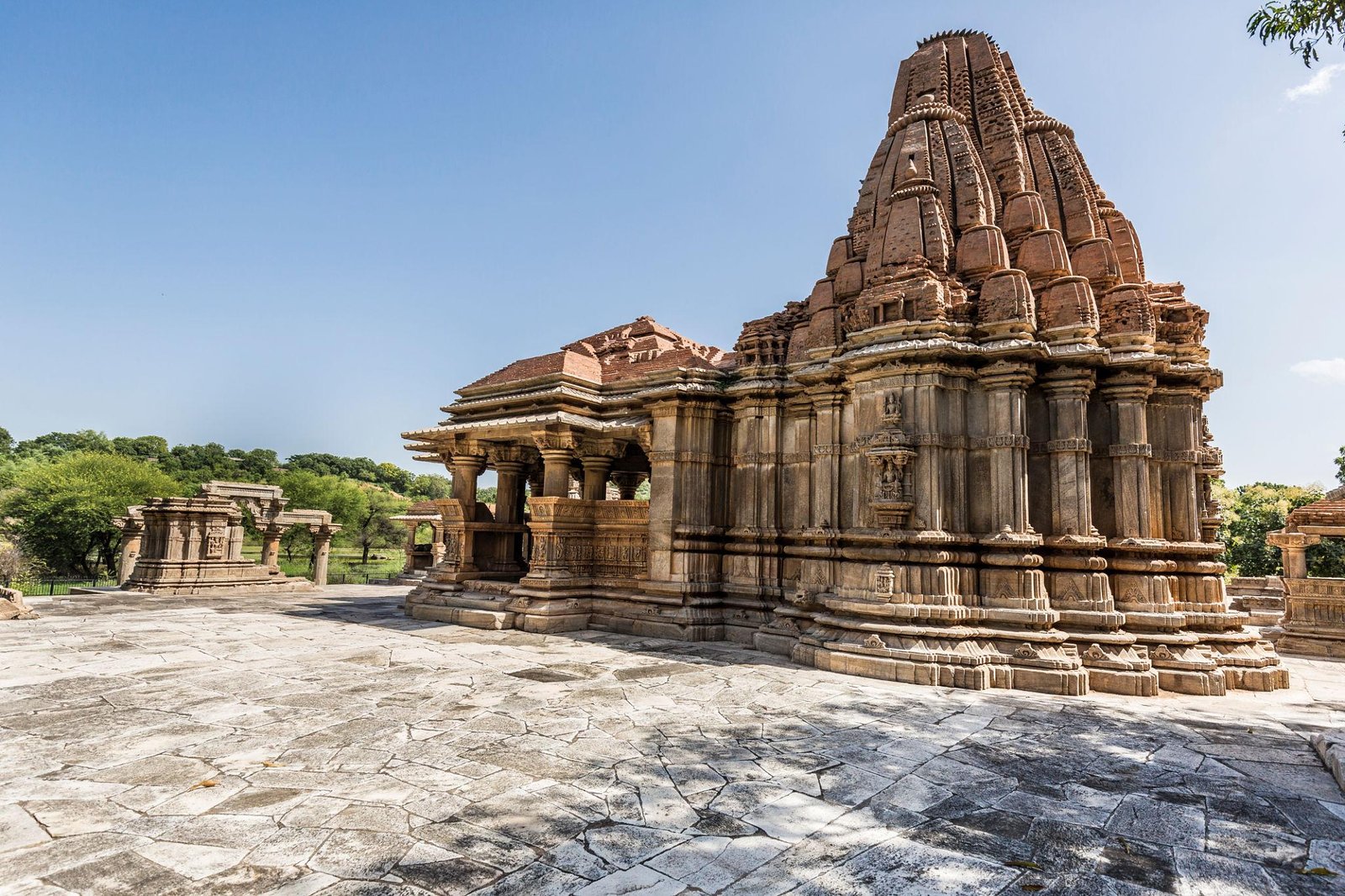 Sahasra Bahu Temples Nagda: History, Architecture, Timings & Mudras Stays Guide