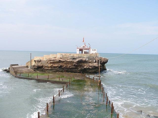 Nishkalank Mahadev Temple Koliyak: History, Sea Darshan, Timings & Mudras Stays Guide