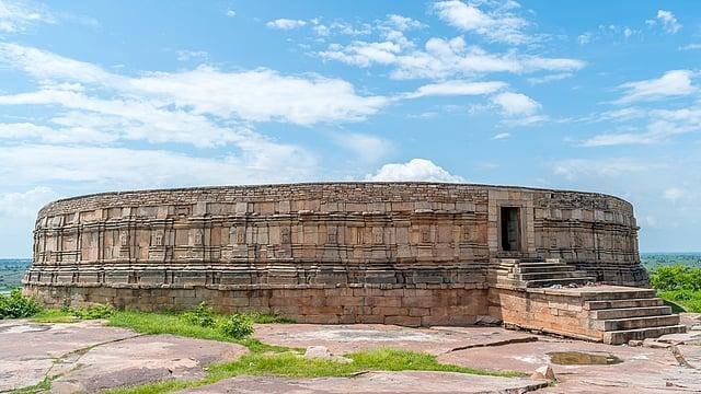 Chausath Yogini Temple Bhedaghat: History, Architecture, Darshan & Mudras Stays Guide