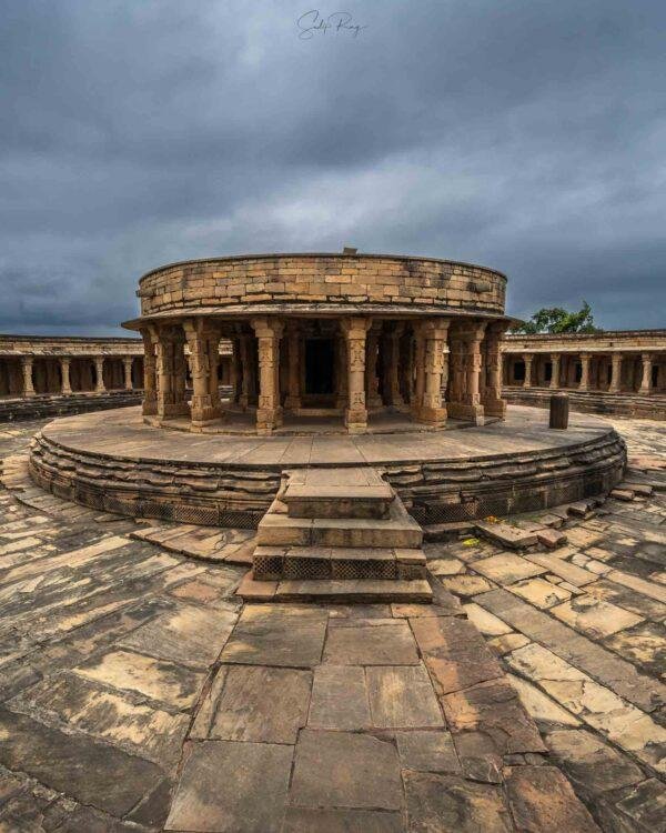 Chausath Yogini Temple Mitaoli: History, Architecture, Darshan & Mudras Stays Guide