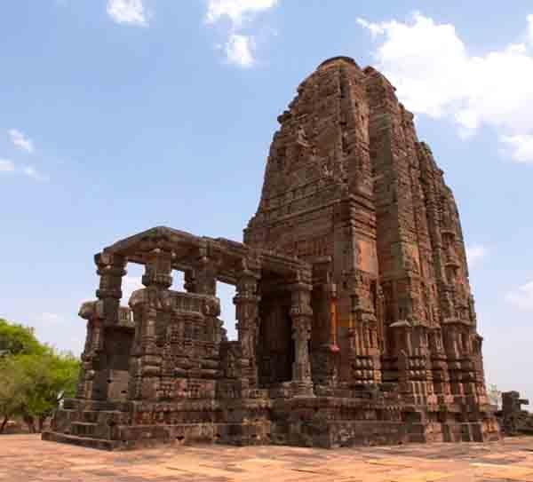 Gadarmal Temple Pathari: History, Architecture, Darshan & Mudras Stays Guide