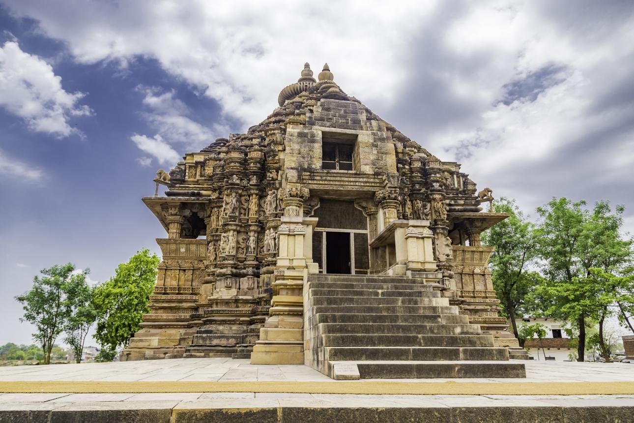 Vamana Temple Khajuraho: History, Architecture & Mudras Stays Guide