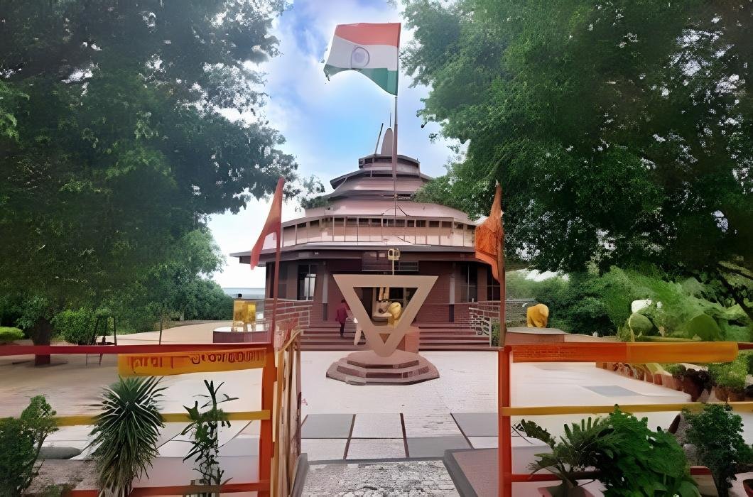 Ashtabhuja Devi Temple Vindhyachal: History, Darshan, Significance & Mudras Stays Guide