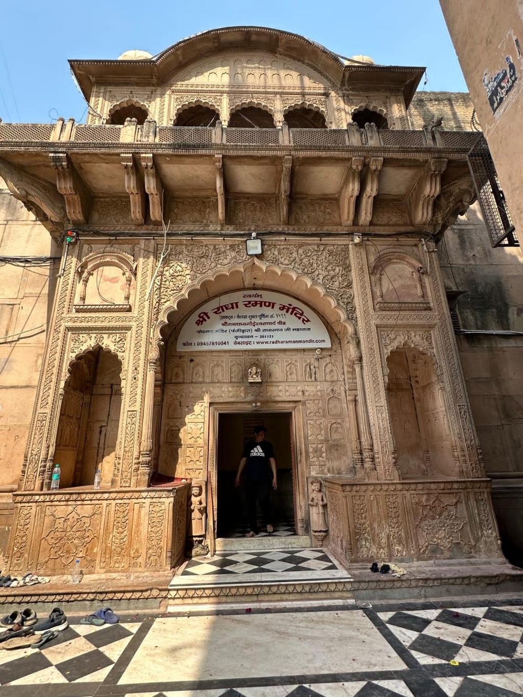 Radha Raman Temple Vrindavan: History, Darshan, Significance & Mudras Stays Guide