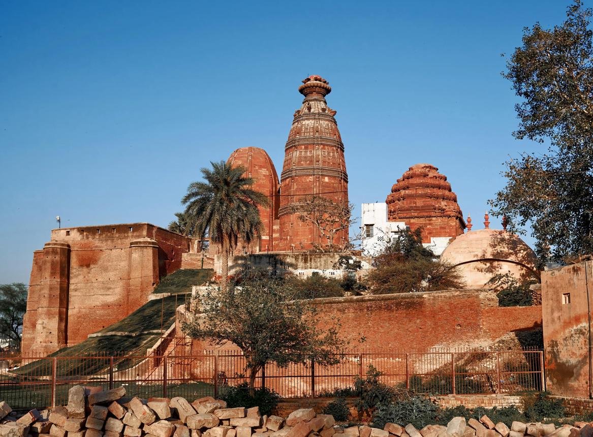 Madan Mohan Temple Vrindavan: History, Darshan, Significance & Mudras Stays Guide
