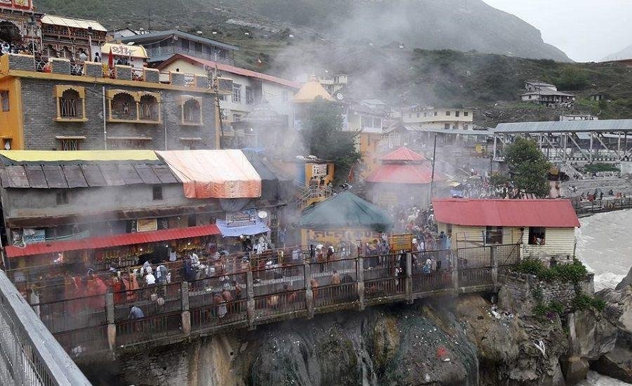 Tapt Kund Badrinath: The Sacred Hot Water Spring Before Badrinath Darshan