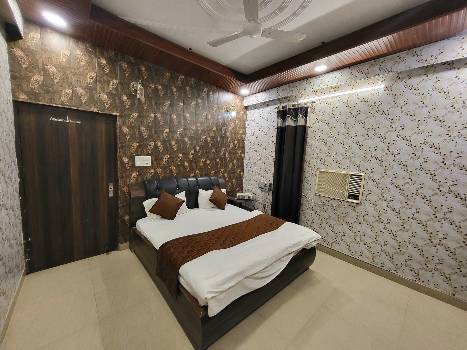 Hotel Yash International Kushinagar
