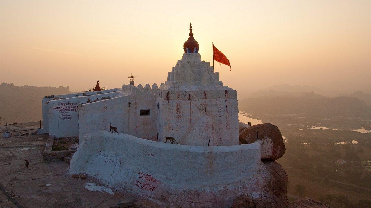 Yantrodharaka Hanuman Temple: The Sacred Hilltop Shrine in Hampi