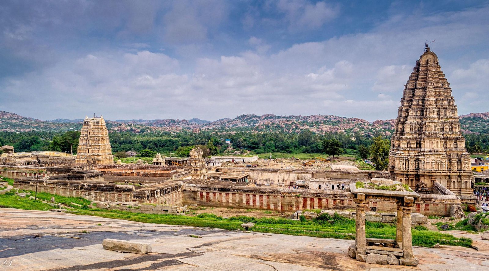 Hemakuta Temple Complex: The Ancient Hilltop Temple Group of Hampi
