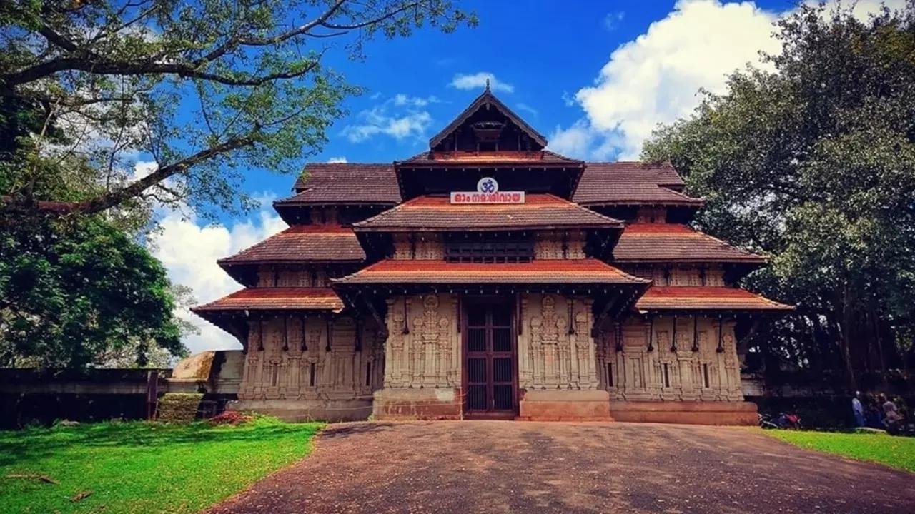 Sree Vadakkumnathan Temple: The Ancient Shiva Temple of Thrissur