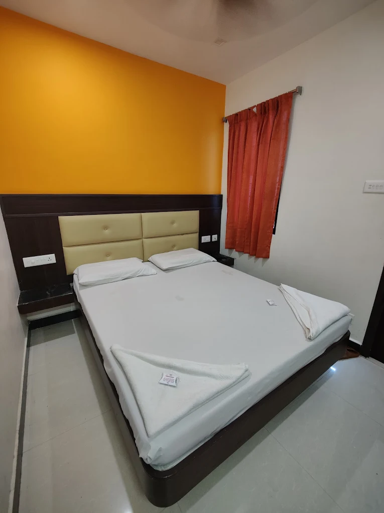 Hotel Sabareesh Plaza