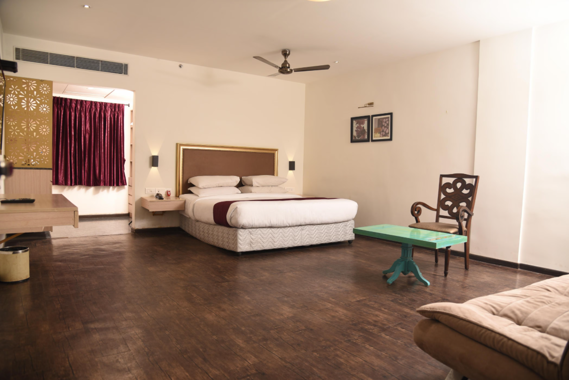 Hotel Sabareesh Park