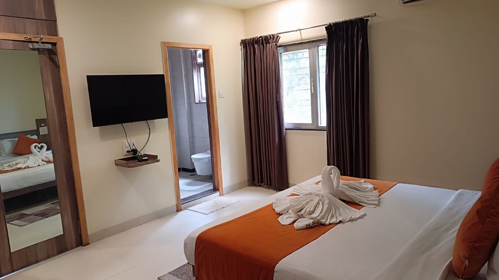 Hotel Pooja Garden