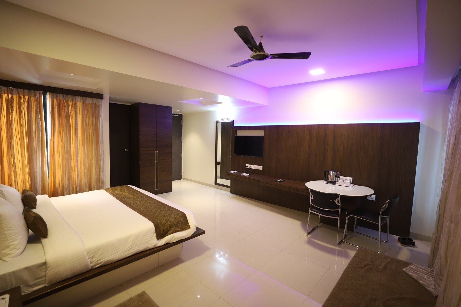 Hotel Seven Sky