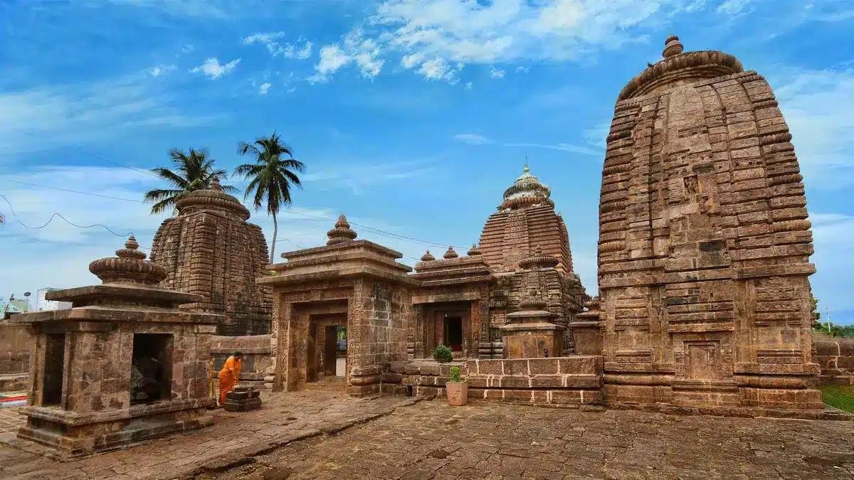 Sri Mukhalingam Temple: The Historic Shiva Temple of Srikakulam
