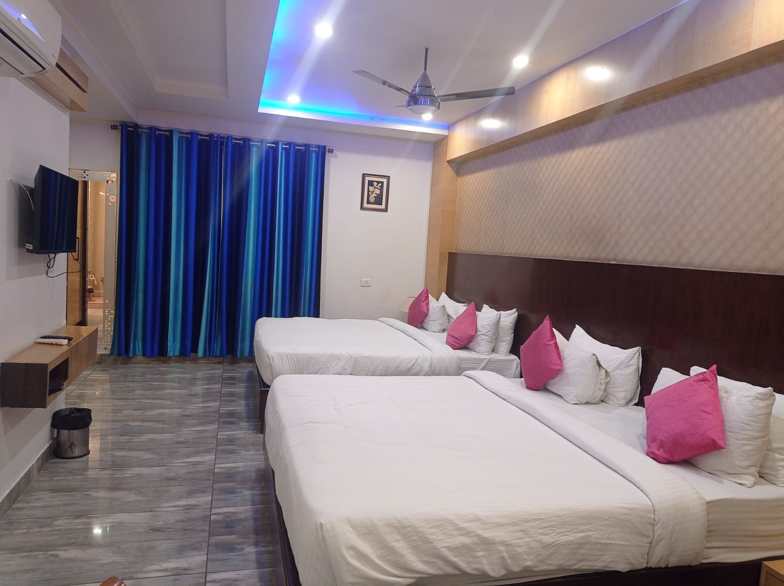 Hotel SGT Plaza
