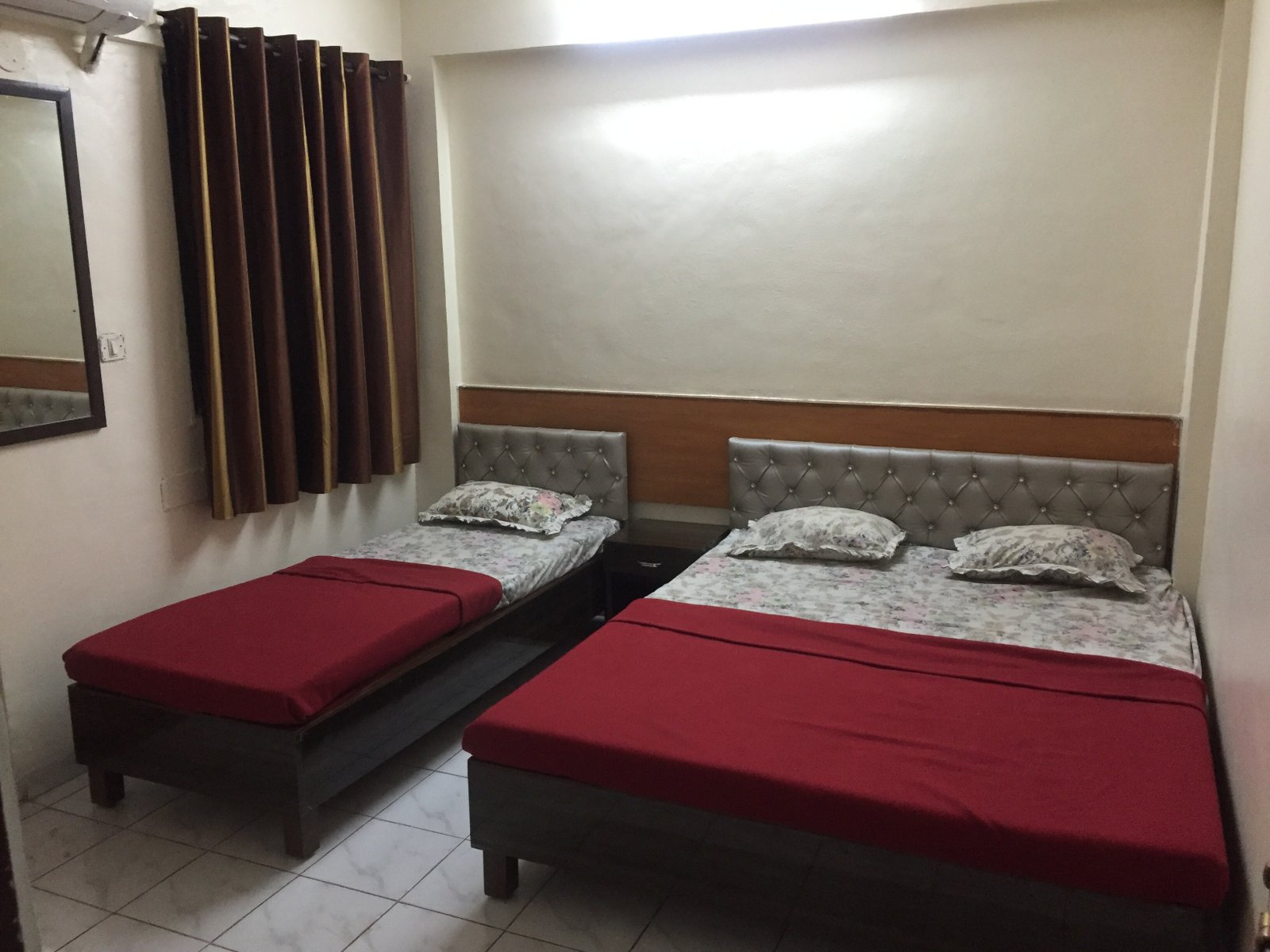 Sairatna Hotel Shirdi