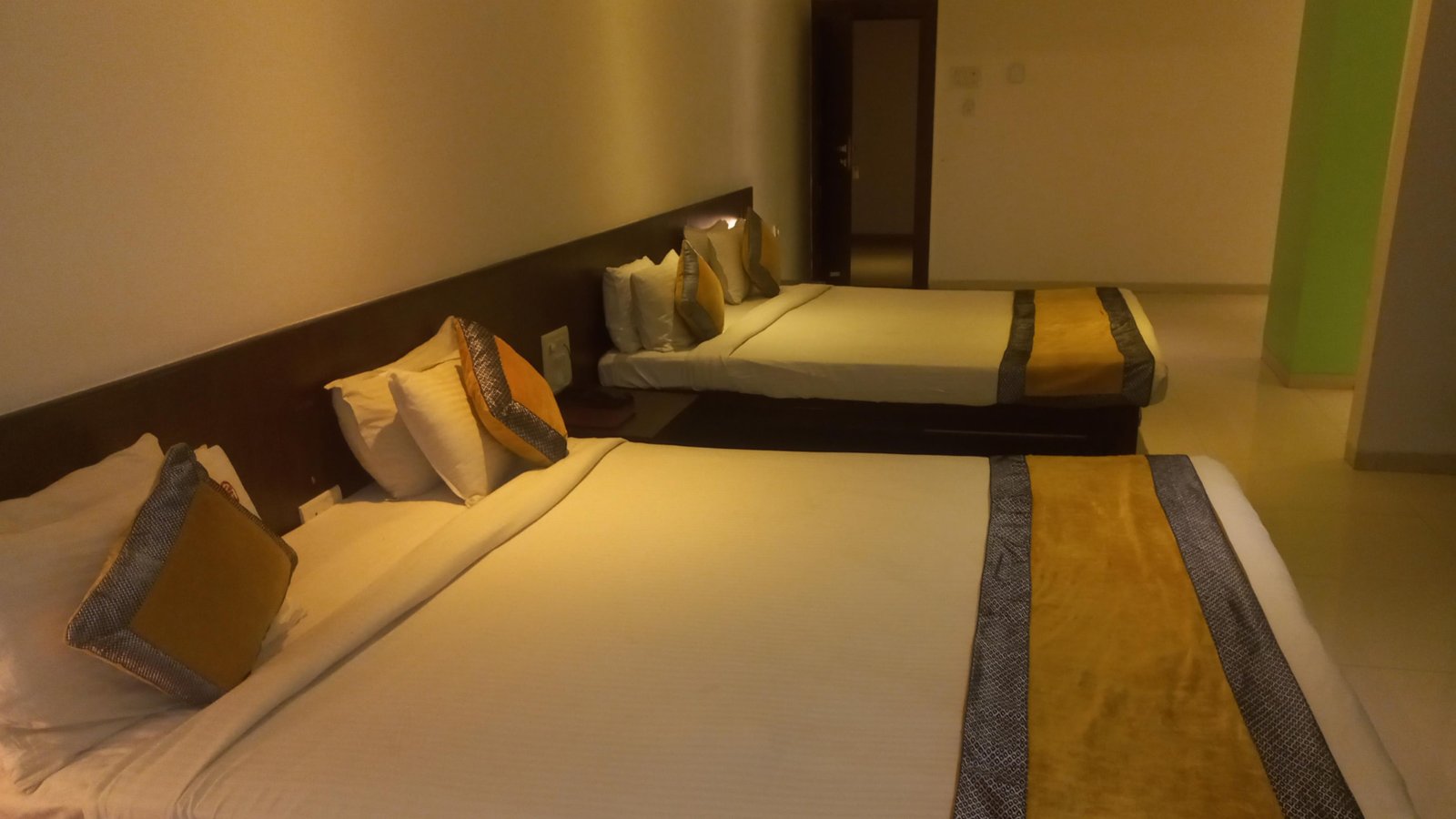 HOTEL GOLDEN VIEW