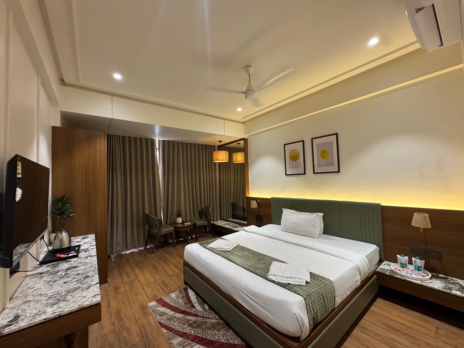 Hotel Shlok Inn