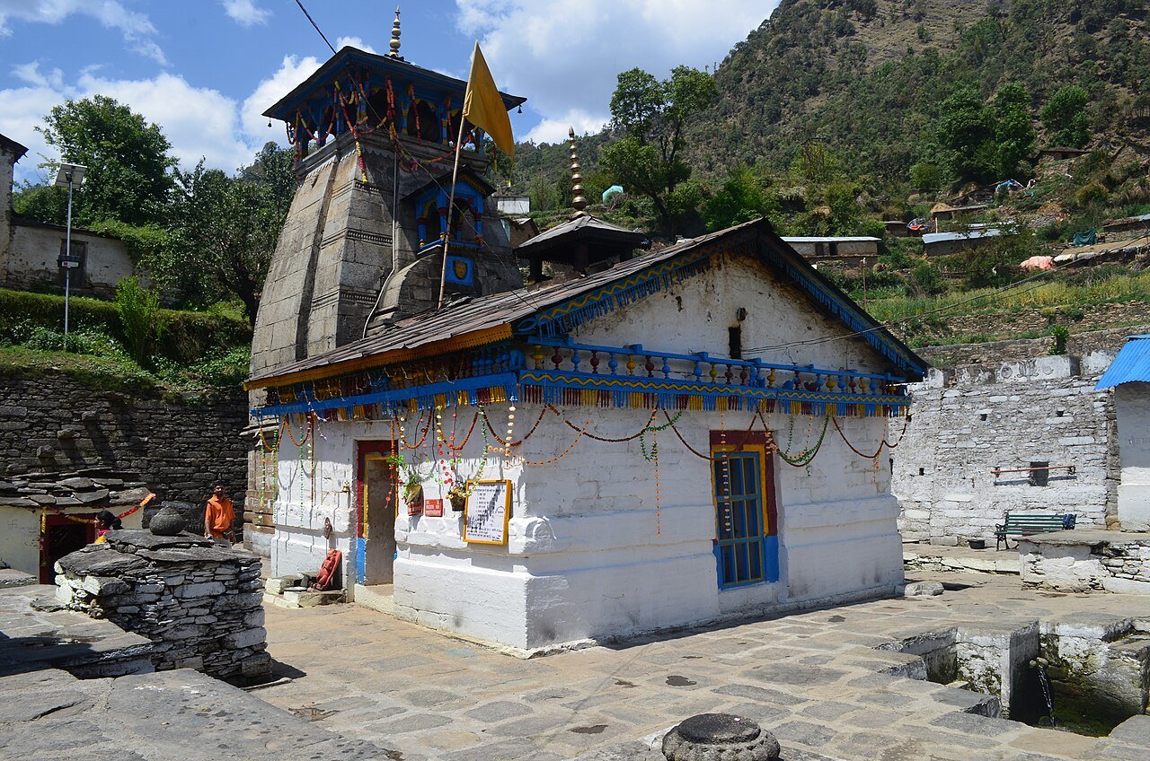 Step Into the Sacred Eternal Flame of Triyuginarayan Temple Aarti
