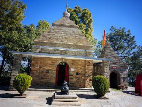 Experience Kasar Devi Temple Aarti in Almora’s Sacred Silence