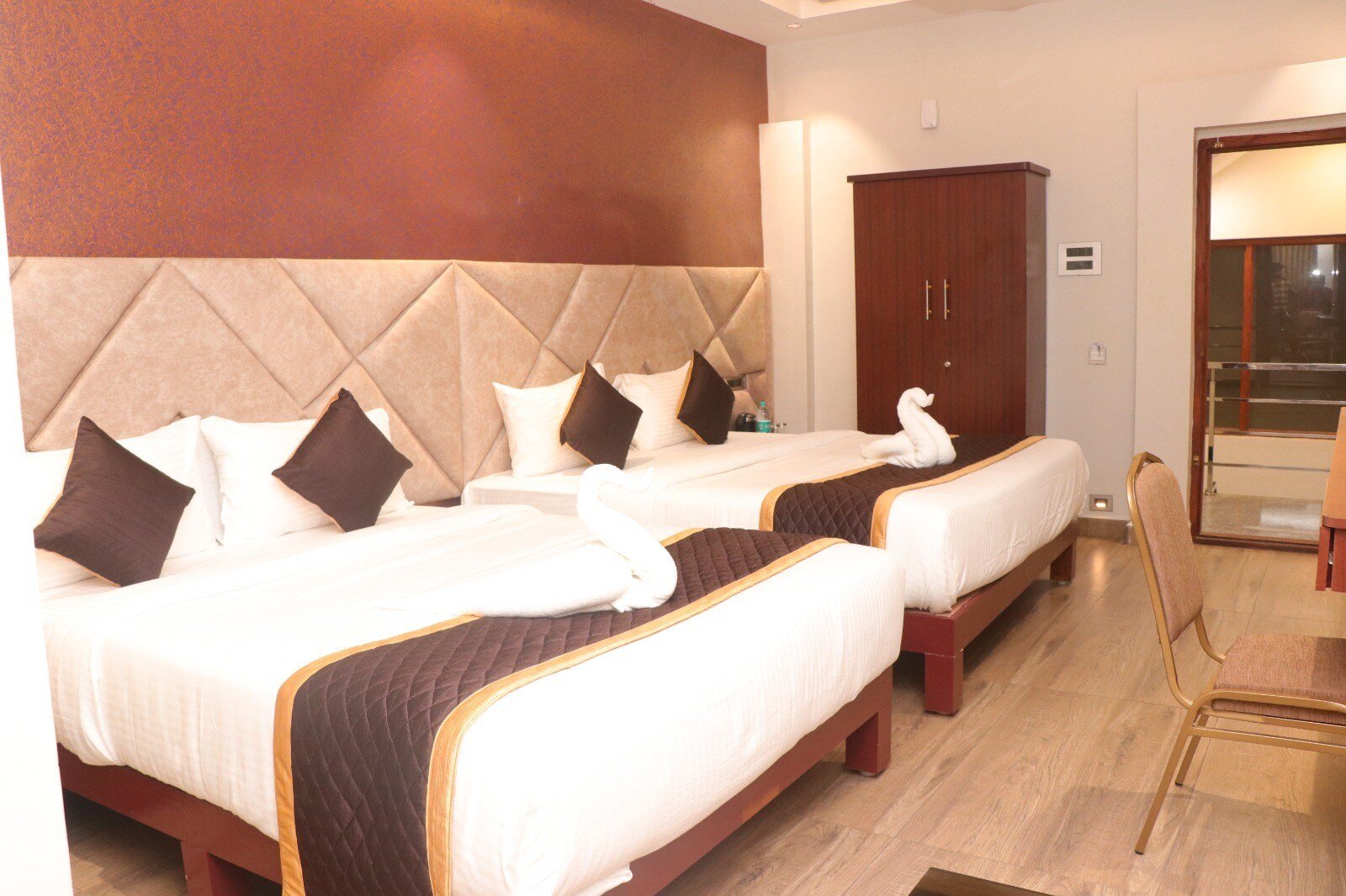 G Grand INN