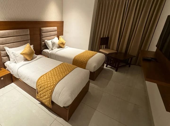 Hotel Sahana Grand