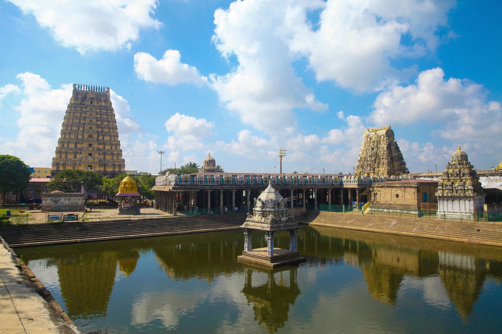 Hotels in Kanchipuram – Hotels Near Ekambareswarar Temple by Mudras Stays