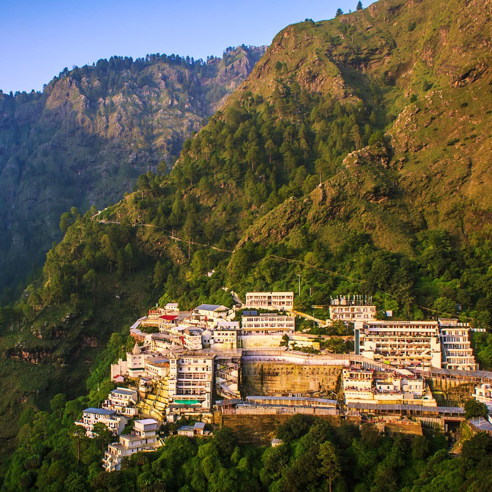 Hotels in Katra – Hotels Near Vaishno Devi Temple by Mudras Stays