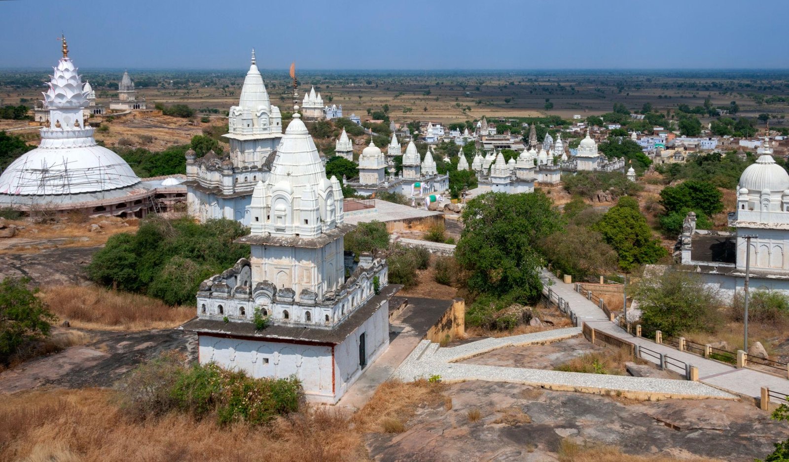Hotels in Sonagiri – Hotels Near Sonagiri Jain Temples by Mudras Stays