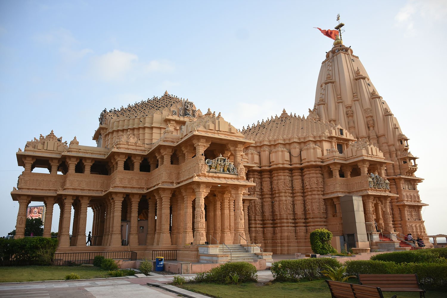 Hotels in Somnath – Hotels Near Somnath Jyotirlinga Temple by Mudras Stays