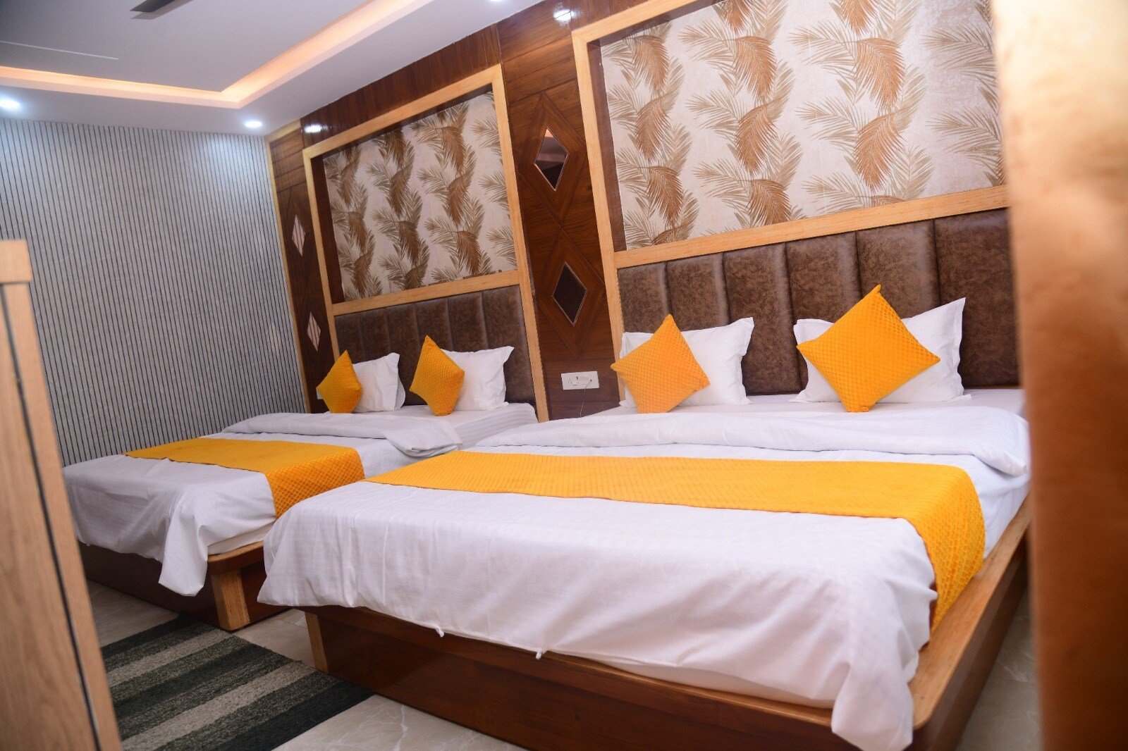 Hotel Radha Vallabh
