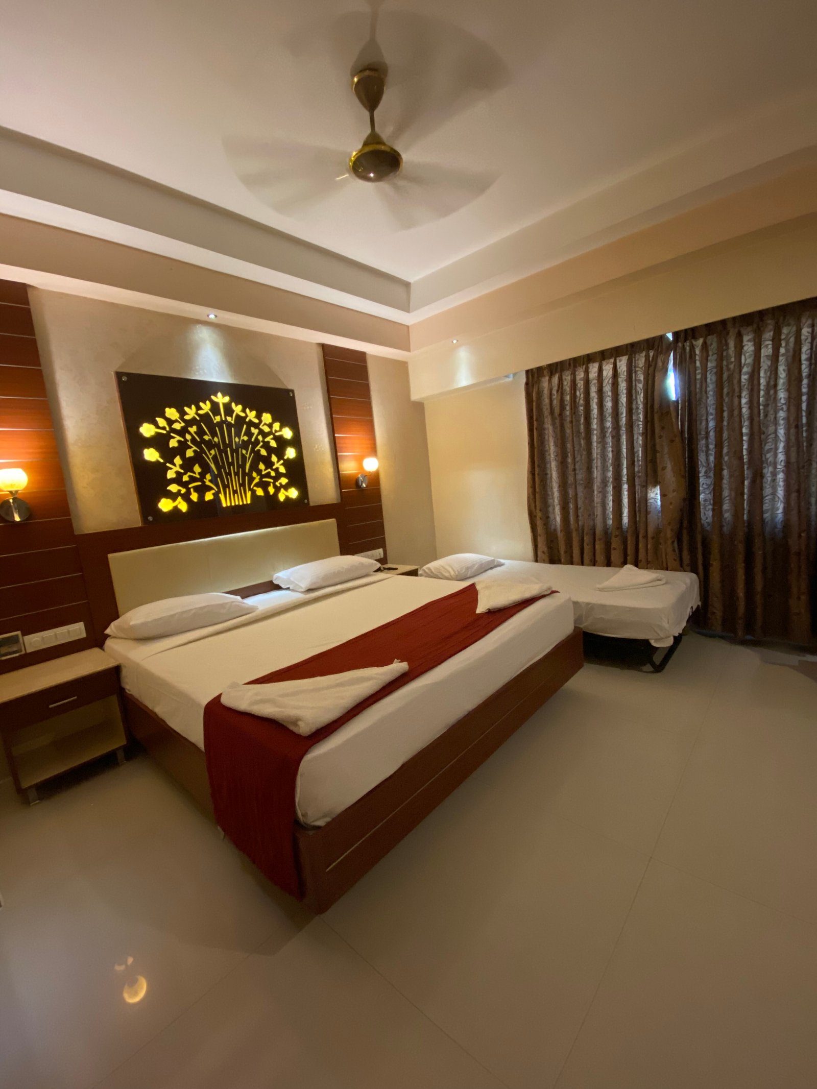 Hotel Maya Residency