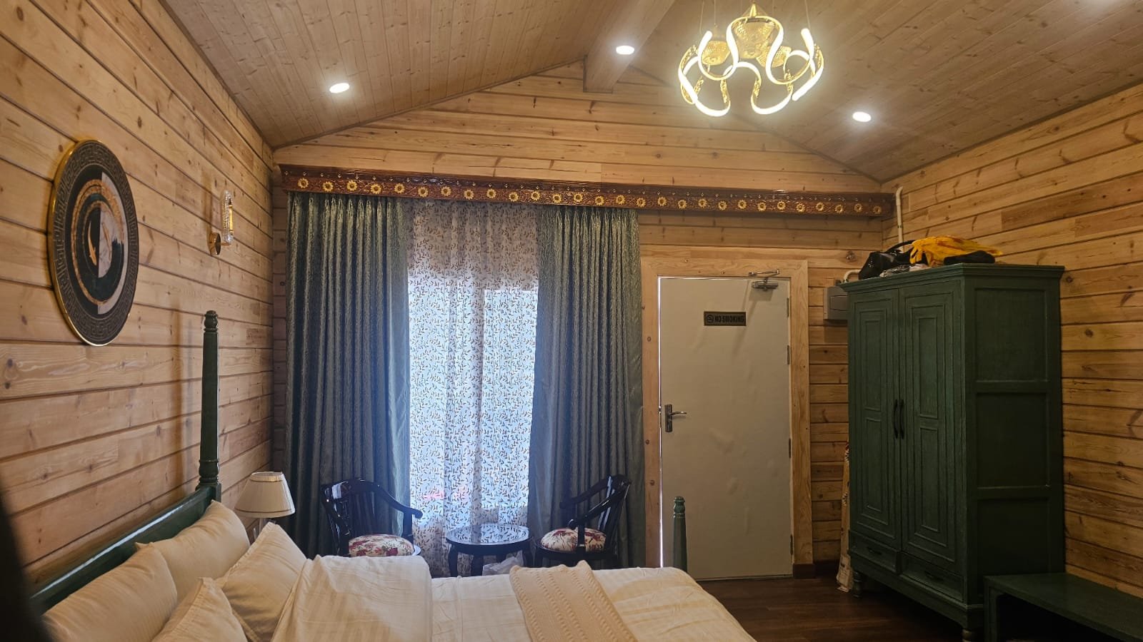 Badri Resort Mana